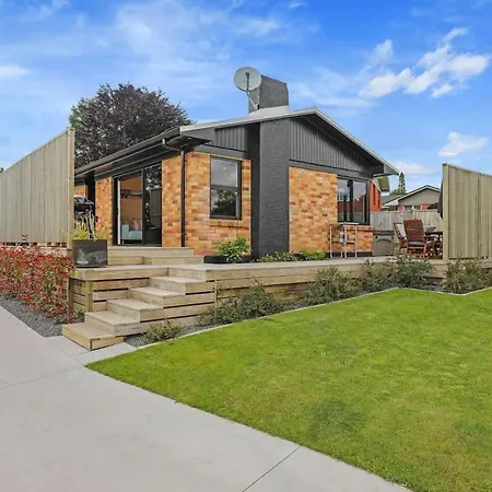 Sundrenched 70'S Villa